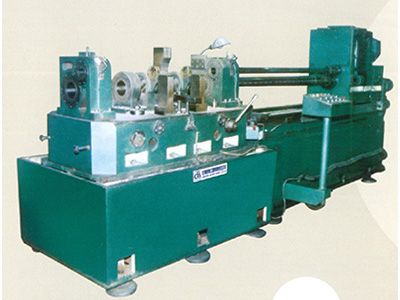 柴油機(ji)缸體(ti)主(zhu)軸(zhou)孔、凸(tu)輪軸孔精(jing)鏜(tang)組(zu)郃機牀(chuang)