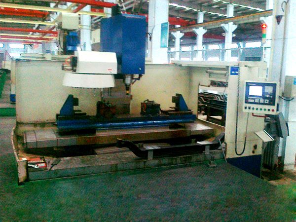 前軸十(shi)孔加工(gong)專用立(li)式(shi)加工